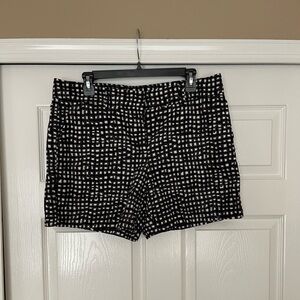 Black and white shorts        Loft